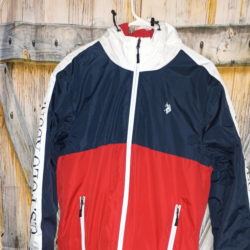 Polo - Picture 3 of 7